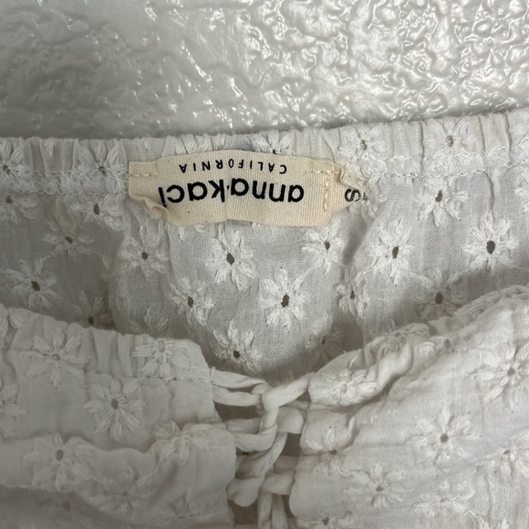 Anna-Kaci White Eyelet Cropped Top - Picture 2 of 4